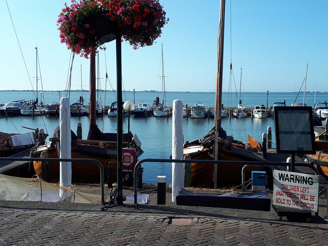 20210718_083706 Uitzicht bij ontbijt in Volendam